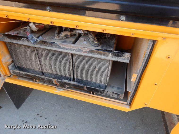 image for item DJ4306 2004 International FE300  school bus