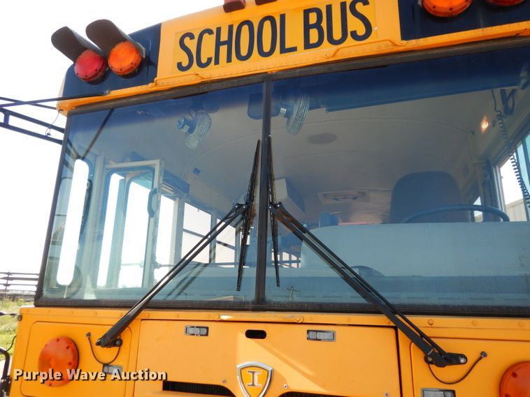 image for item DJ4306 2004 International FE300  school bus