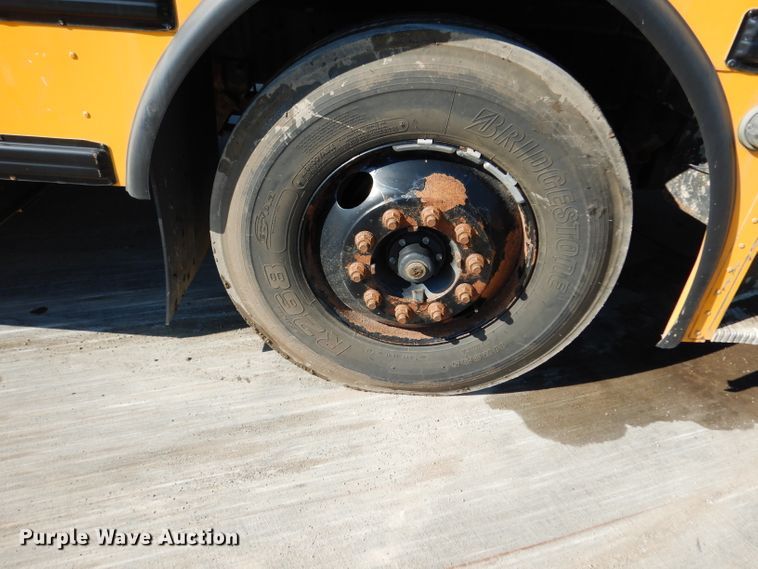 image for item DJ4306 2004 International FE300  school bus