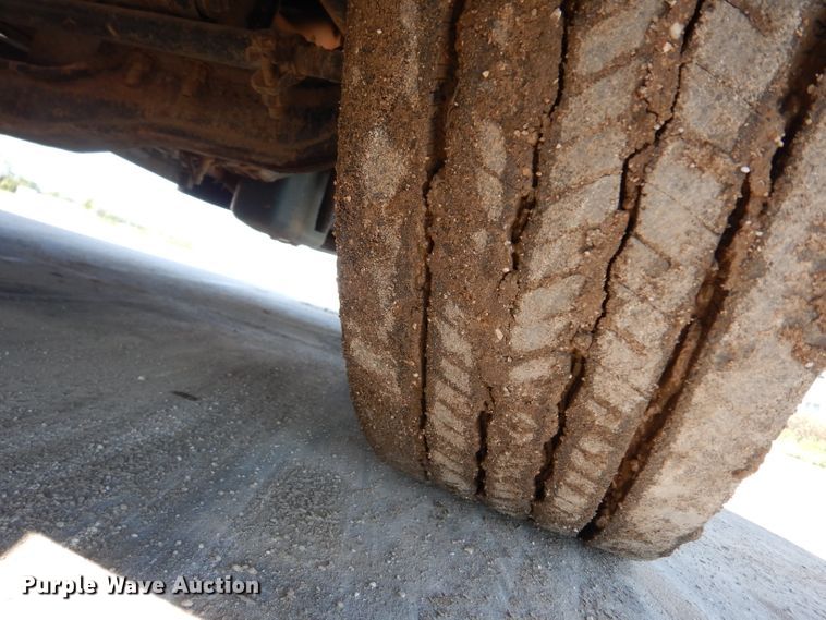 image for item DJ4306 2004 International FE300  school bus