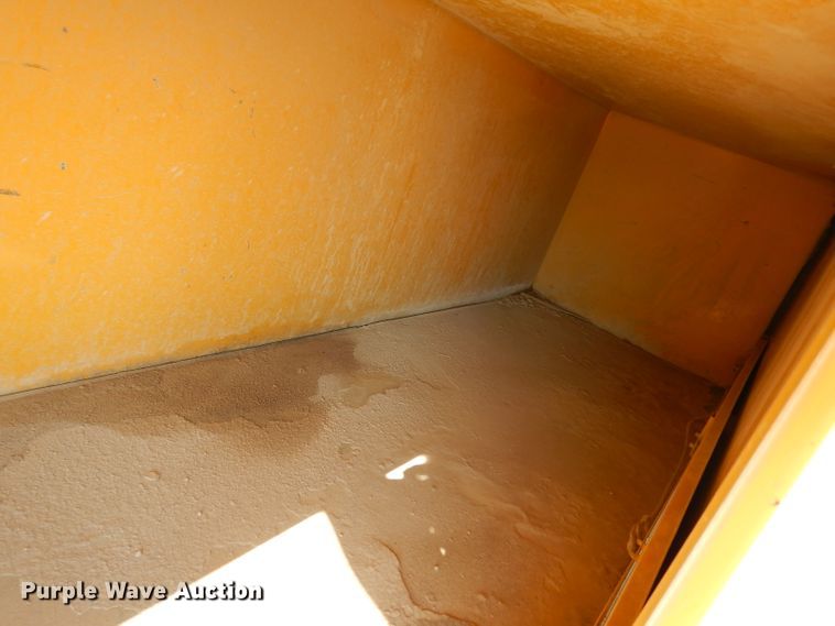 image for item DJ4306 2004 International FE300  school bus