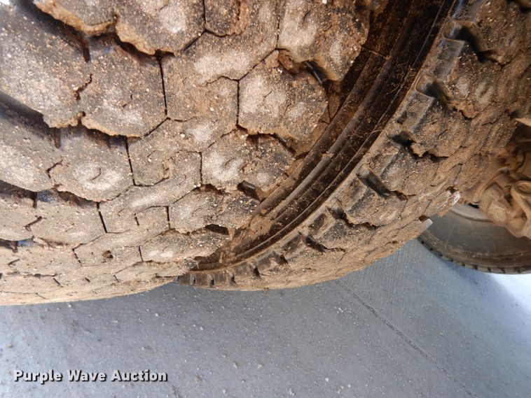 image for item DJ4306 2004 International FE300  school bus