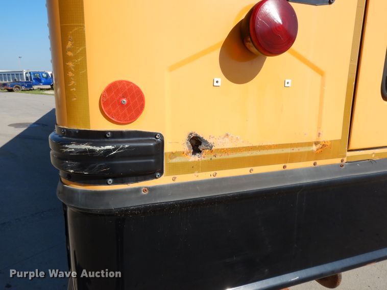 image for item DJ4306 2004 International FE300  school bus