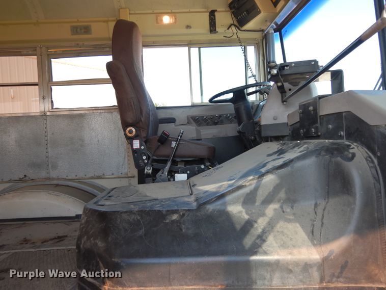 image for item DJ4306 2004 International FE300  school bus