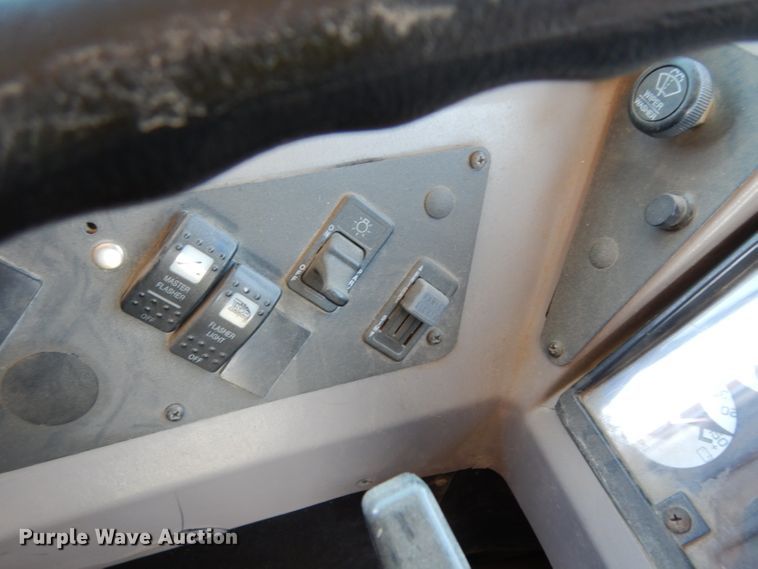 image for item DJ4306 2004 International FE300  school bus