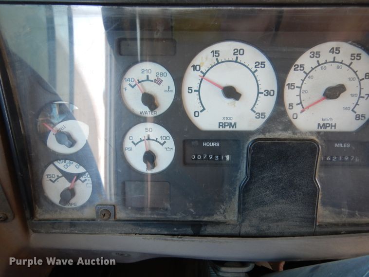 image for item DJ4306 2004 International FE300  school bus