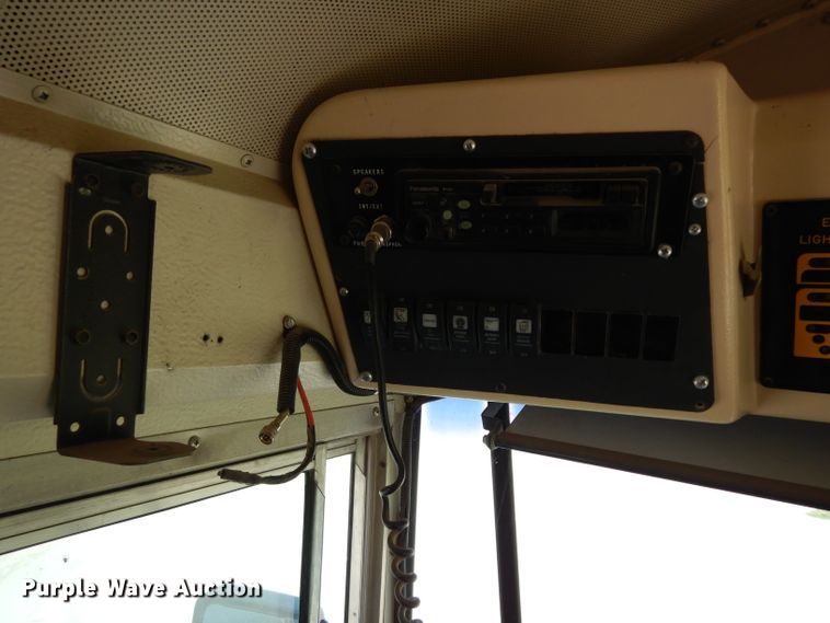 image for item DJ4306 2004 International FE300  school bus