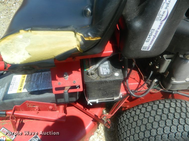 image for item EH9478 Snapper 28HIVAC lawn mower