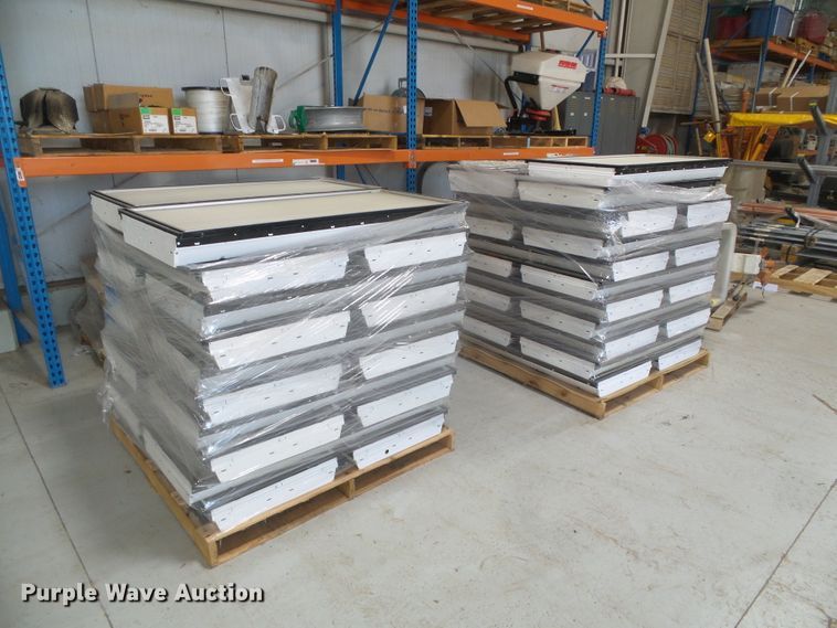 image for item EL9190 Approximately 80 florescent light fixture