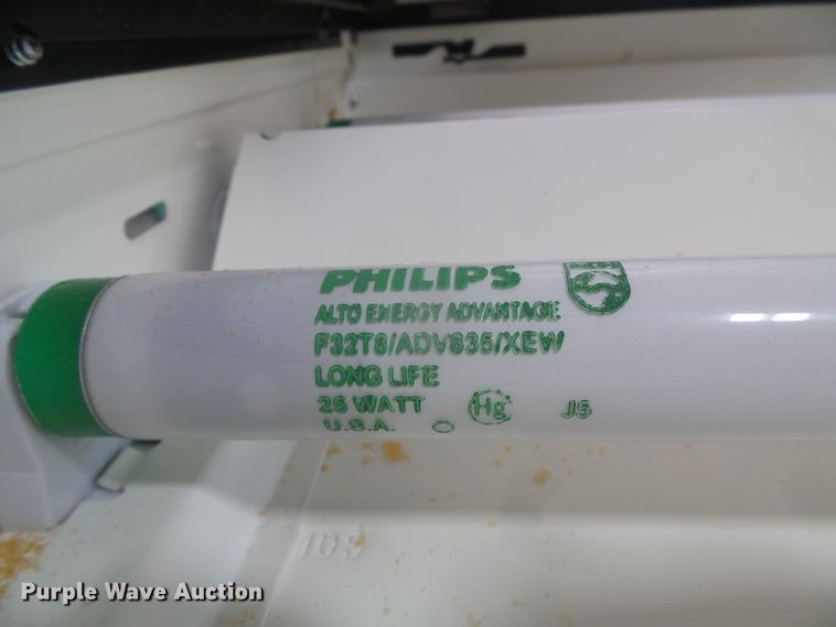 image for item EL9190 Approximately 80 florescent light fixture