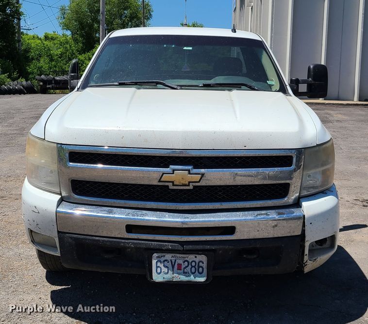 image for item EL9912 2010 Chevrolet Silverado 1500  Ext. Cab pickup truck