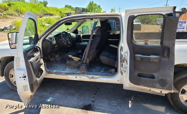 image for item EL9912 2010 Chevrolet Silverado 1500  Ext. Cab pickup truck