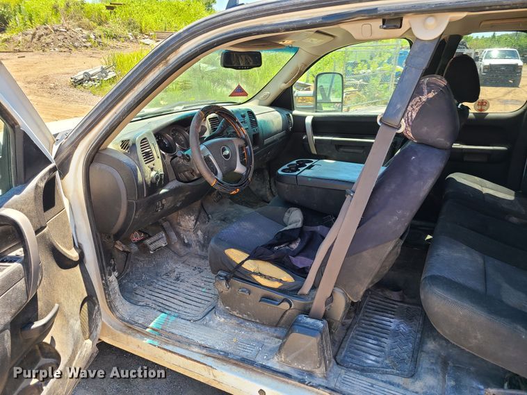 image for item EL9912 2010 Chevrolet Silverado 1500  Ext. Cab pickup truck