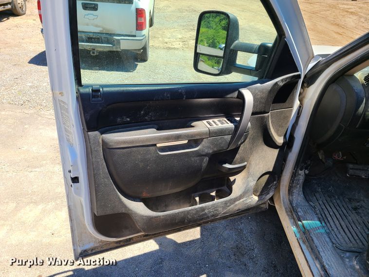 image for item EL9912 2010 Chevrolet Silverado 1500  Ext. Cab pickup truck