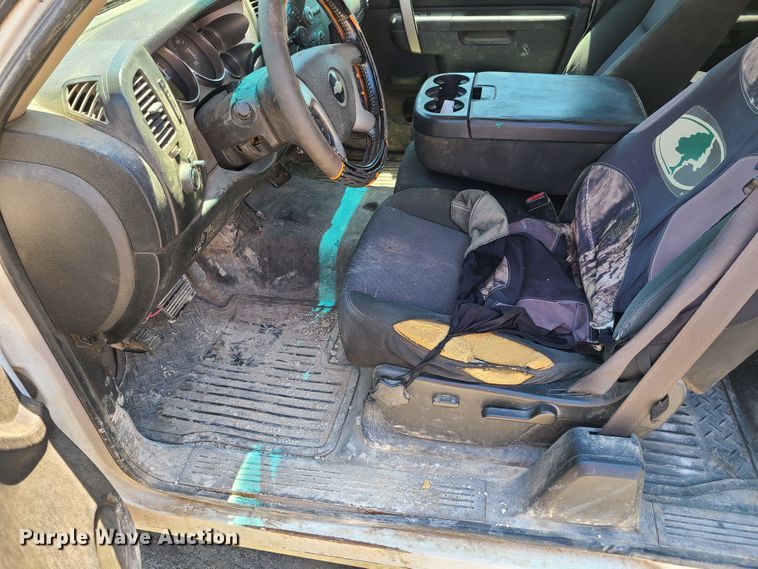 image for item EL9912 2010 Chevrolet Silverado 1500  Ext. Cab pickup truck