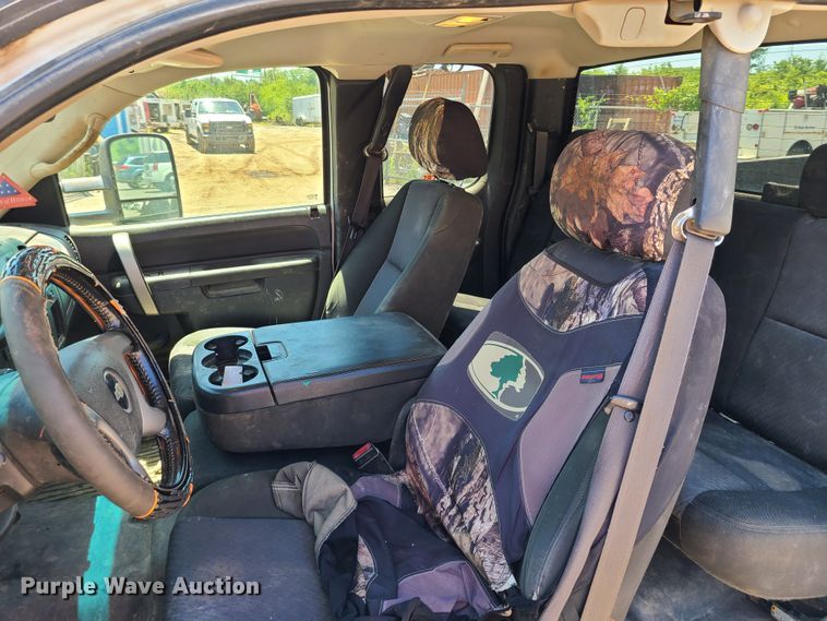 image for item EL9912 2010 Chevrolet Silverado 1500  Ext. Cab pickup truck