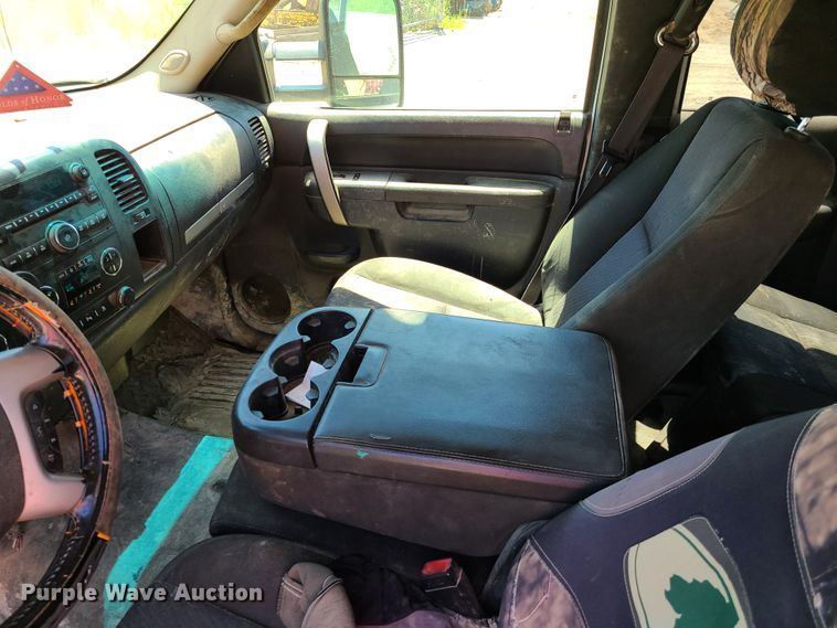 image for item EL9912 2010 Chevrolet Silverado 1500  Ext. Cab pickup truck