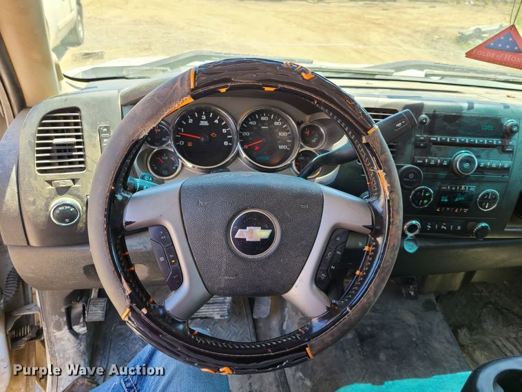 image for item EL9912 2010 Chevrolet Silverado 1500  Ext. Cab pickup truck