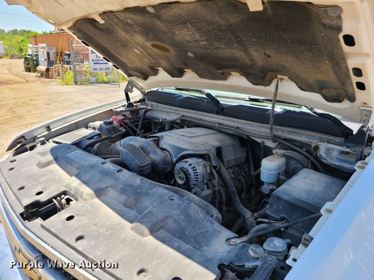 image for item EL9912 2010 Chevrolet Silverado 1500  Ext. Cab pickup truck