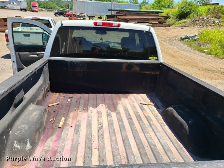 image for item EL9912 2010 Chevrolet Silverado 1500  Ext. Cab pickup truck