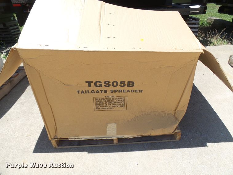 image for item EP9867 Buyers Salt Dawg TGS065B end gate spreader