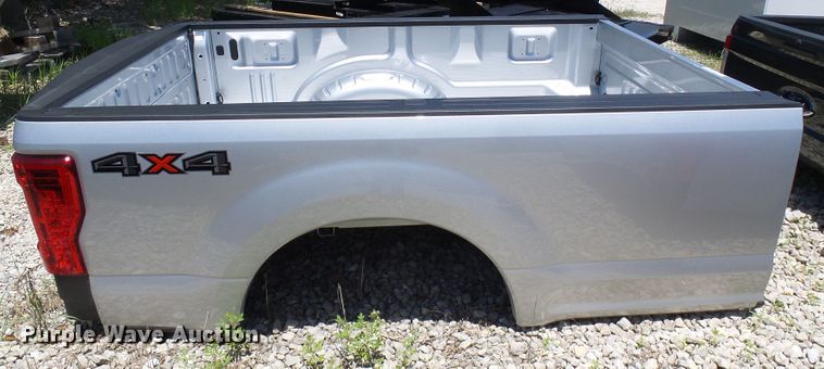 image for item EP9869 2017 Ford pickup truck bed
