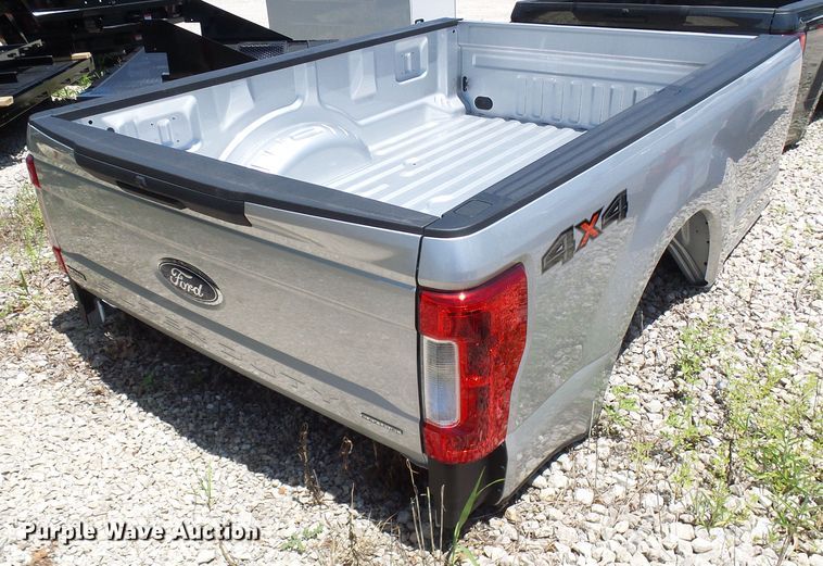 image for item EP9869 2017 Ford pickup truck bed