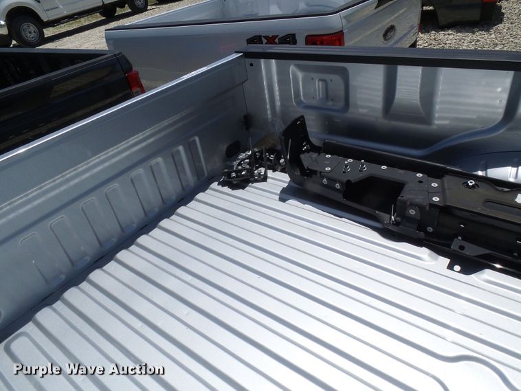 image for item EP9869 2017 Ford pickup truck bed
