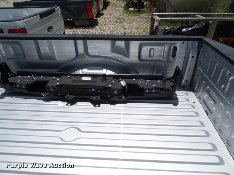 image for item EP9869 2017 Ford pickup truck bed