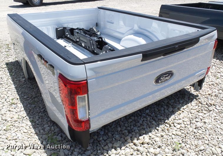 image for item EP9870 2017 Ford pickup truck bed