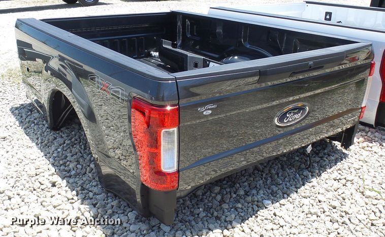 image for item EP9871 2017 Ford pickup truck bed