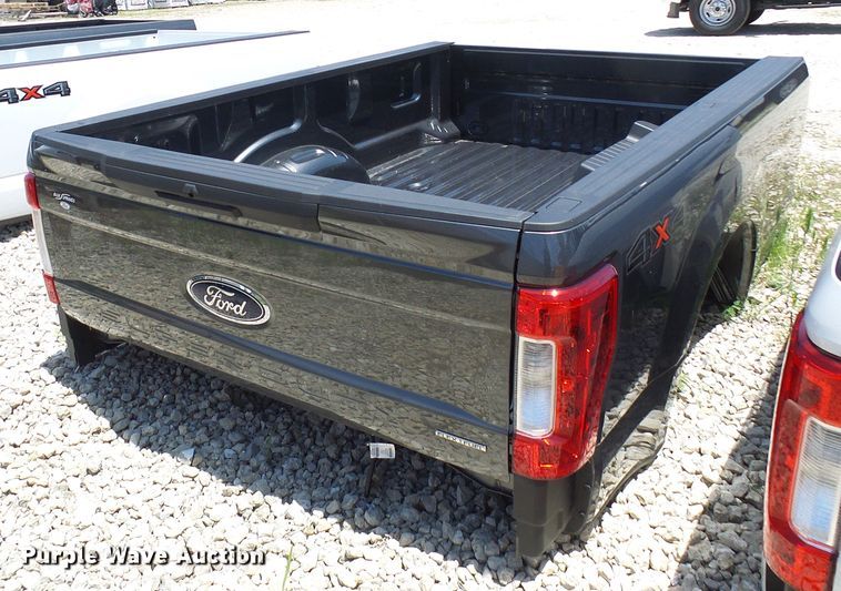 image for item EP9871 2017 Ford pickup truck bed