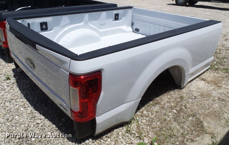 image for item EP9873 2017 Ford pickup truck bed