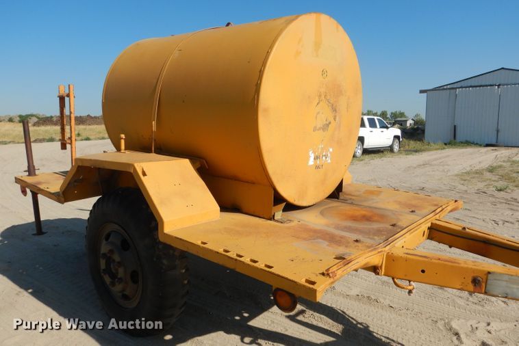 image for item FA9367 Fuel tank trailer