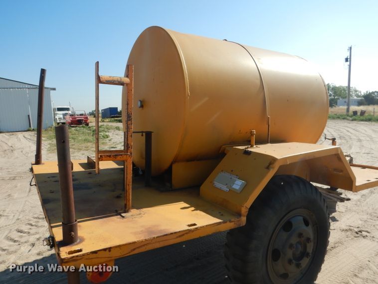 image for item FA9367 Fuel tank trailer