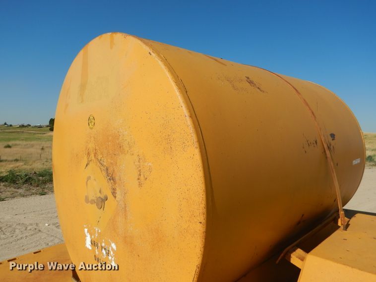 image for item FA9367 Fuel tank trailer