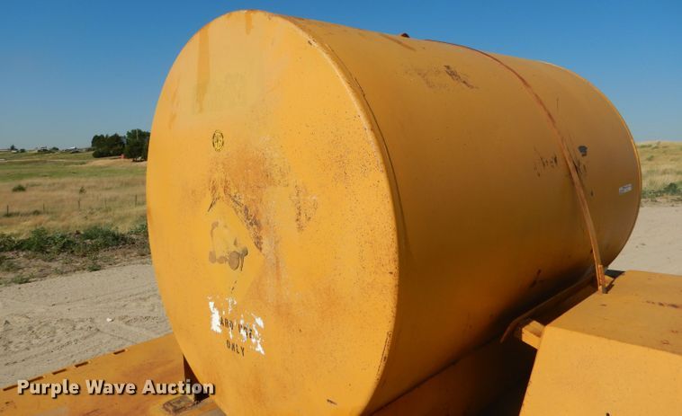 image for item FA9367 Fuel tank trailer