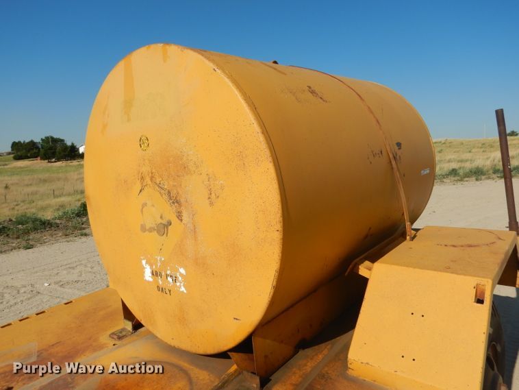 image for item FA9367 Fuel tank trailer