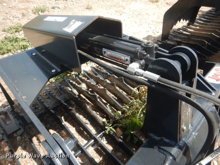 image for item FA9384 Stout HD72-3 72"W skid steer grapple bucket