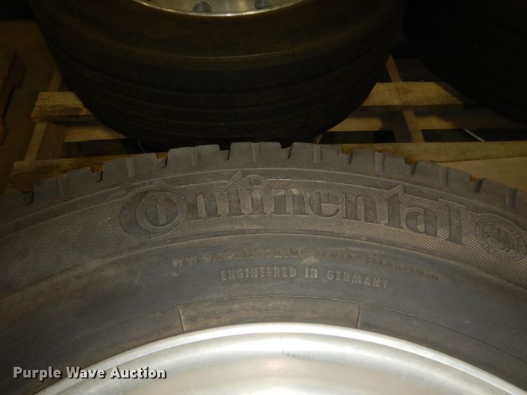 image for item FA9388 (2) Continental 295/60R22.5 tires and wheels