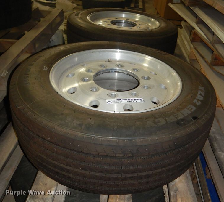image for item FA9389 (2) Michelin 295/60R22.5 tires and wheels
