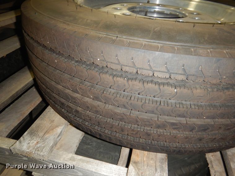 image for item FA9389 (2) Michelin 295/60R22.5 tires and wheels