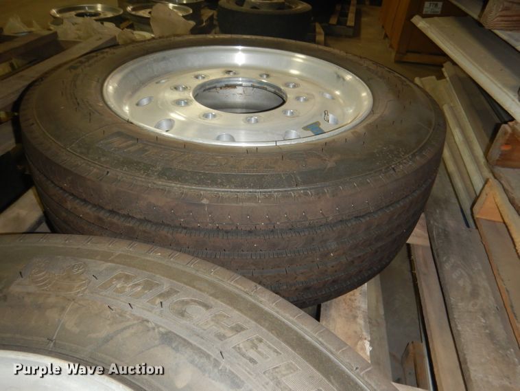 image for item FA9389 (2) Michelin 295/60R22.5 tires and wheels