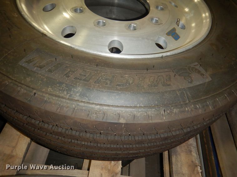 image for item FA9389 (2) Michelin 295/60R22.5 tires and wheels