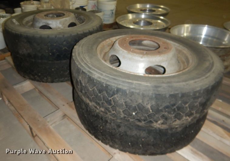 image for item FA9392 (4) Hankook 225/70R19.5 tires and wheels