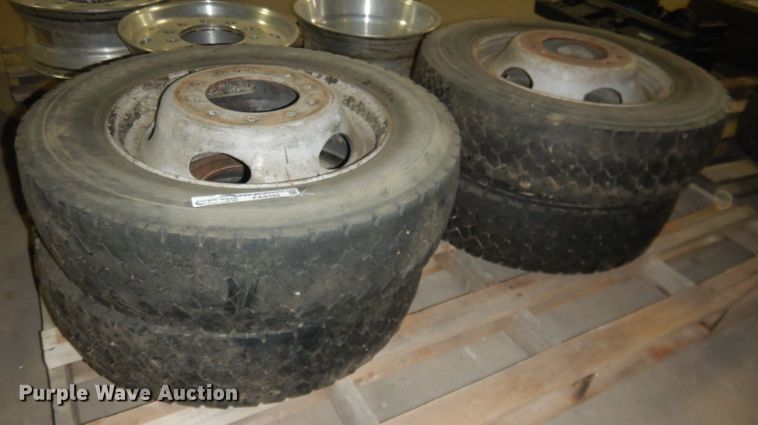 image for item FA9392 (4) Hankook 225/70R19.5 tires and wheels