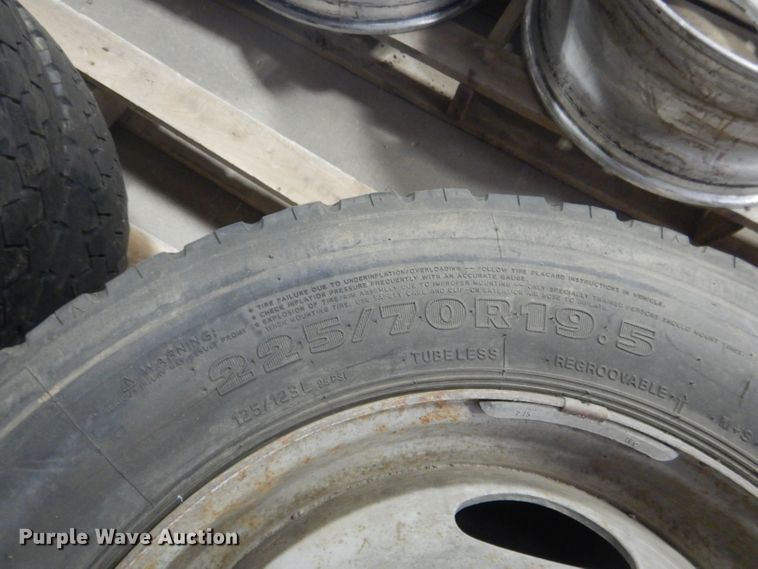 image for item FA9392 (4) Hankook 225/70R19.5 tires and wheels