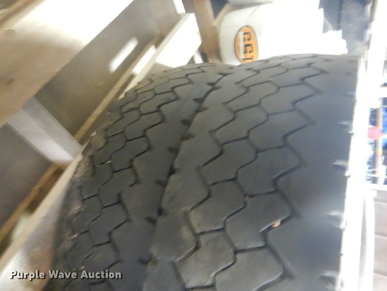 image for item FA9392 (4) Hankook 225/70R19.5 tires and wheels