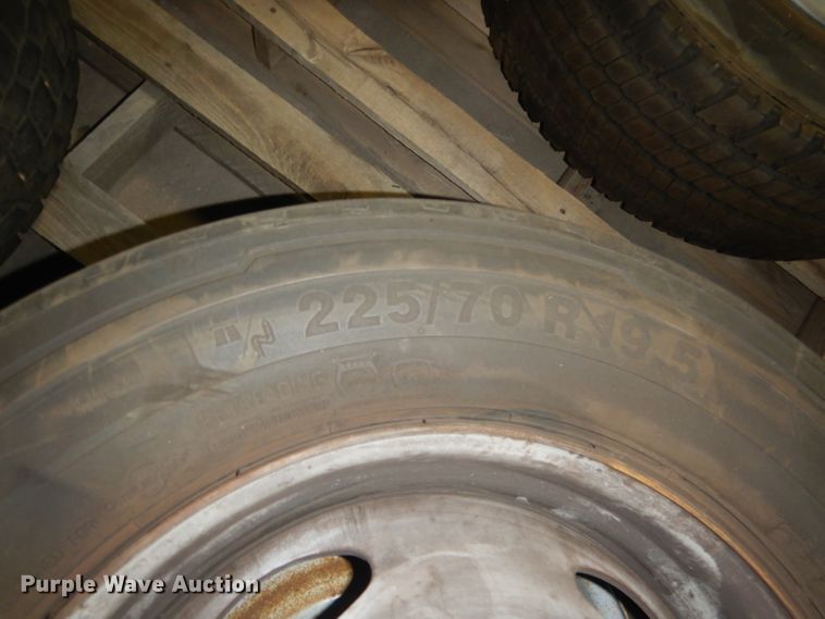 image for item FA9395 (3) Continental 255/70R19.5 tires and wheels