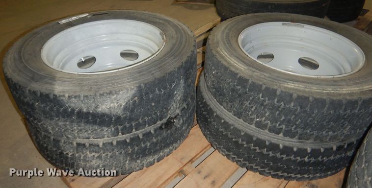 image for item FA9397 (4) Michelin 225/70R19.5 tires and wheels